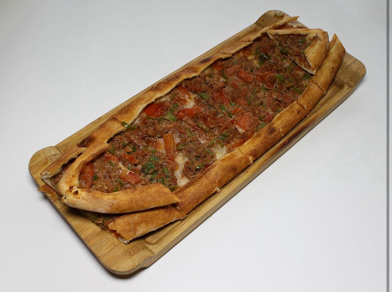 Kıymalı Pide ( 1,5 Porsiyon )